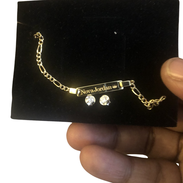Brazalete de bebé grabado en oro de 14 quilates
