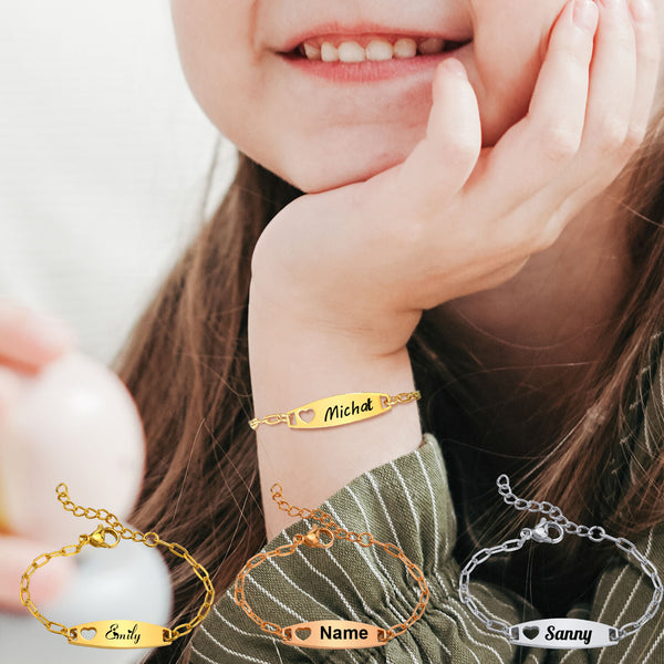 Brazalete de bebé personalizado con corazón hueco