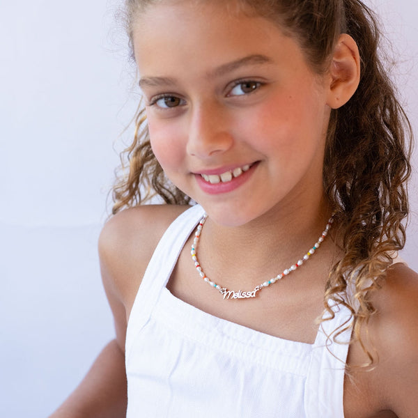 Collar con nombre personalizado de perlas para niños